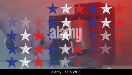 Image composite de plusieurs icônes d'étoile contre la main frappant un marteau Banque D'Images