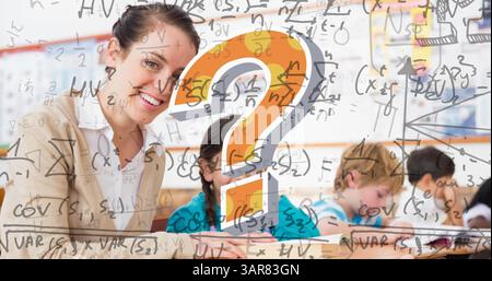 Image d'un point d'interrogation avec des équations mathématiques sur les écoliers et l'enseignant en classe Banque D'Images