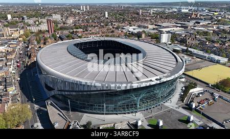 Vue aérienne du Tottenham Hotspur Stadium à Londres. Date de la photo : jeudi 17 avril 2025. Banque D'Images