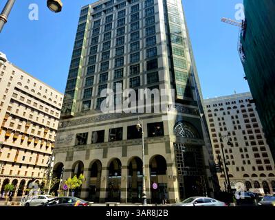 Medina, Arabie Saoudite, juin 27 2024 : Hilton Madinah hôtel, près de la Mosquée du Prophète, Al-Masjid an-Nabawi, Hilton Hotels and Resorts est le fleuron Br Banque D'Images