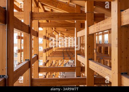 Osaka, Japon - 16 avril 2025 : la structure du Grand Ring (Oyane Ring), un point de repère principal sur le site de l'Expo Osaka-Kansai 2025. Banque D'Images