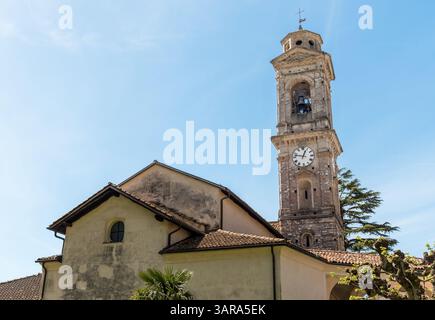 L'église paroissiale des Saints vitale et Agata est située à Val Mara, dans le hameau de Rovio, dans le canton du Tessin, en Suisse. Banque D'Images