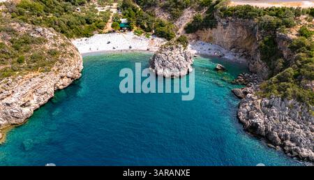 Plage de Foneas, dans l'unité régionale de Messénie sur le sud du Péloponnèse, Grèce. Banque D'Images