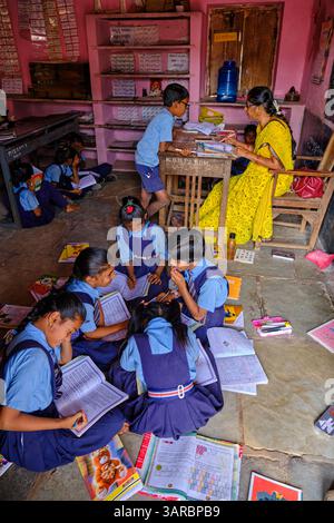 Inde, État du Karnataka, Badami, école publique Banque D'Images