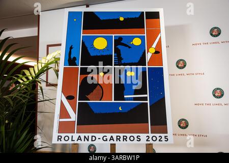 Paris, France. 17 avril 2025. Illustration de l'affiche de Roland Garros 2025 lors de la conférence de presse pré-tournoi de Roland-Garros 2025, tournoi de tennis Grand Chelem le 17 avril 2025 à Paris, France - photo Matthieu Mirville/DPPI crédit : DPPI Media/Alamy Live News Banque D'Images