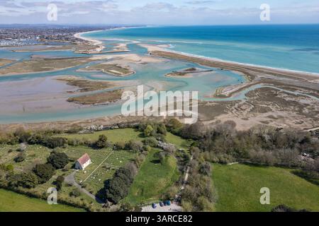 Vue aérienne de la réserve naturelle locale de Pagham Harbour, West Sussex, Royaume-Uni. Banque D'Images