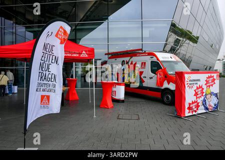 Deutschland, Baden-Wuerttemberg, Stuttgart 17.04.2025, Deutschland, GER, Baden-Wuerttemberg, Stuttgart, im Bild Themenbild, IGM - Industriegewerkschaft Metall Promostand, Feature, Symbolbild Baden-Wuerttemberg *** Allemagne, Baden Wuerttemberg, Stuttgart 17 04 2025, Allemagne, GER, Baden Wuerttemberg, Stuttgart, dans l'image de thème d'image, IGM Industriegewerkschaft Metall promo stand, caractéristique, symbole image Baden Wuerttemberg Deutschland, Baden-Wuerttemberg, Stuttgart, 17.04.2025-2 Banque D'Images