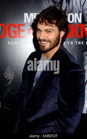 Jan. 26, 2010 - Hollywood, Californie, États-Unis - SHAWN ROBERTS ASSISTE. ''Edge of Darkness'' Premiere.at Mann's Chinese Theater, Hollywood, CA. 01-26-2010. 2010.I15095PR(crédit image : © Phil Roach/Globe photos/ZUMApress.com) Banque D'Images
