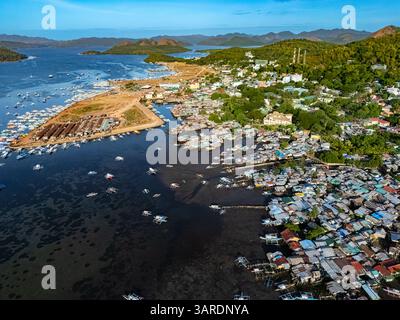 La ville de Coron dans la province de Palawan, Philippines. Banque D'Images