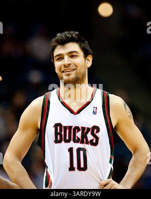30 janvier 2010 Milwaukee, WI. Bradley Center..Milwaukee Bucks Carlos Delfino #10..Milwaukee Bucks a remporté le Heat de Miami 95-84. Mike McGinnis/CSM(image crédit : © Mike McGinnis/Cal Sport Media/ZUMApress.com) Banque D'Images