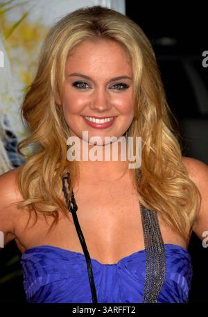 01 fév 2010 - Los Angeles, Californie, États-Unis - TIFFANY THORNTON assiste à la première mondiale de ''DEAR JOHN'' au Grauman's Chinese Theatre à Hollywood, VERS 02-01-2010. 2009.K64059LONG(crédit image : © D. long/Globe photos/ZUMApress.com) Banque D'Images