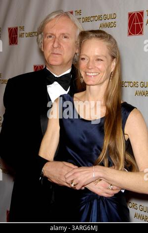 13 février 2010 - Hollywood, Californie, États-Unis - James Cameron et Suzy amis lors de la 14e cérémonie annuelle des Art Directors Guild Awards, qui s'est tenue au Beverly Hilton Hotel, le 13 février 2010, à Beverly Hills, Californie. K64161MGE(crédit image : © Michael Germana/Globe photos/ZUMApress.com) Banque D'Images
