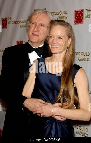13 février 2010 - Hollywood, Californie, États-Unis - James Cameron et Suzy amis lors de la 14e cérémonie annuelle des Art Directors Guild Awards, qui s'est tenue au Beverly Hilton Hotel, le 13 février 2010, à Beverly Hills, Californie. K64161MGE(crédit image : © Michael Germana/Globe photos/ZUMApress.com) Banque D'Images