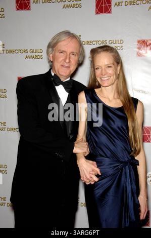 13 février 2010 - Hollywood, Californie, États-Unis - James Cameron et Suzy amis lors de la 14e cérémonie annuelle des Art Directors Guild Awards, qui s'est tenue au Beverly Hilton Hotel, le 13 février 2010, à Beverly Hills, Californie. K64161MGE(crédit image : © Michael Germana/Globe photos/ZUMApress.com) Banque D'Images