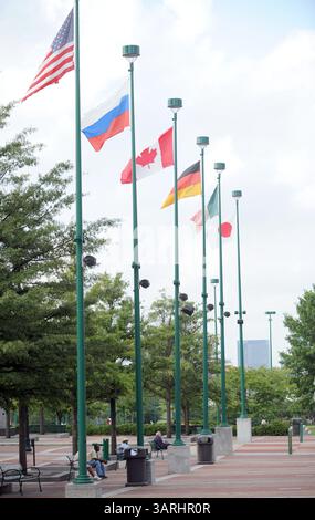 18 SEPTEMBRE 2009 - Atlanta, GA, USA - ATLANTA, GA - 18 SEPTEMBRE : les drapeaux de divers pays au Centennial Olympic Park dans le centre-ville d'Atlanta le vendredi 18 septembre 2009. Le parc est un héritage durable des Jeux olympiques de 1996 organisés par Atlanta. (Crédit image : © Erik Lesser/ZUMApress.com) Banque D'Images