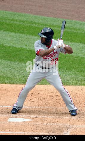 15 mai 2010 : Willie Harris, joueur de Washington, au combat contre les Rockies du Colorado à Coors Field, Denver, Colorado. Les Rocheuses battent les Nationals 6-2.(image crédit : © Larry Clouse/Cal Sport Media/ZUMApress.com) Banque D'Images