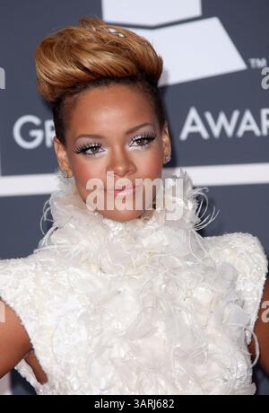Jan 31, 2010 - Los Angeles, Californie, États-Unis - RIHANNA arrive pour le spectacle des Grammy Awards. (Crédit : © Lisa O'Connor/ZUMA Press) Banque D'Images