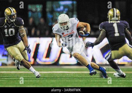 31 août 2013 - Seattle, Washington, États-Unis - Matt Miller (2), receveur de Boise State Wide, court pour le kilométrage après avoir fait la réception pendant la première mi-temps d'action. Washington bat Boise State 38-6. (Crédit image : © Stanley Brewster/ZUMA Wire/ZUMAPRESS.com) Banque D'Images