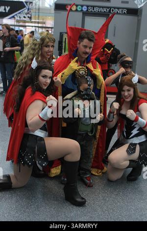 11 octobre 2013 - New York, New York, États-Unis - costumes.at New York Comic Con au Javits Center .10-11-2013. 2013.(crédit image : © John Barrett/Globe photos/ZUMAPRESS.com) Banque D'Images