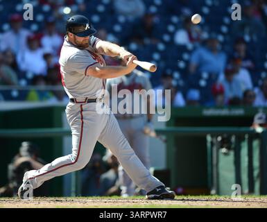 17 septembre 2013 - Washington, District of Columbia, États-Unis - le joueur de gauche des Braves d'Atlanta, EVAN GATTIS (24), frappe un home run de 2 points contre les Nationals de Washington en huitième manche du premier match d'un double-header jour-nuit au Nationals Park. Les nationaux ont battu les Braves, 6-5. (Crédit image : © Chuck Myers/MCT/ZUMAPRESS.com) Banque D'Images