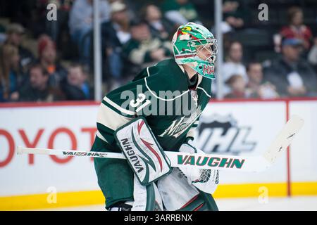 Le 4 mars 2012 - Minneapolis, Minnesota, États-Unis - Matt Hackett (31 ans), gardien du Wild du Minnesota, commence son premier match au Xcel Energy Center de Saint Paul, Minnesota, lors de l'Avalanche du Colorado au match de hockey Wild du Minnesota. Hackett a renoncé à deux buts alors que les Wild ont été éliminés. (Crédit image : © David Drufke/ZUMAPRESS.com) Banque D'Images