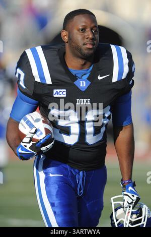 16 novembre 2013 - Durham, NC, États-Unis - 16 novembre 2013 : le récepteur Brandon Watkins #30 des Duke Blue Devils avant le match de football de la NCAA entre les Hurricanes de Miami et les Duke Blue Devils au Wallace Wade Stadium, Durham, NC. (Crédit image : © Evan Pike/Cal Sport Media/ZUMAPRESS.com) Banque D'Images
