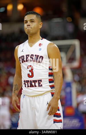 12 décembre 2012 - 16 novembre 2013 Fresno, CA - Cezar Guerrero, gardien de l'État de Fresno, dans le match opposant les Matadors de Northridge aux Bulldogs de l'État de Fresno au Save Mart Center à Fresno, CA. Fresno State a remporté le match 80 à 64.(Credit image : © Phil Hawkins/Cal Sport Media/ZUMAPRESS.com) Banque D'Images