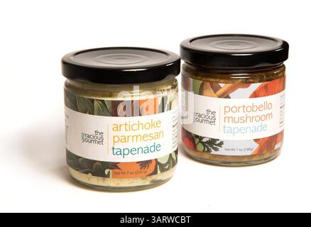 11 novembre 2013 - Chicago, il, USA - The Gracious Gourmet fait une tapenade classique d'olives, câpres et huile d'olive. (Crédit image : © Alex Garcia/MCT/ZUMAPRESS.com) Banque D'Images