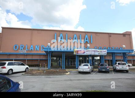 17 octobre 2013 - Casselberry, FL, États-Unis - dans les années 1960, le Orlando Jai Alai Fronton in se vendait presque tous les soirs à Orlando, en Floride. Aujourd'hui, les jeux de JAI alai sont toujours joués au fronton, mais l'installation est en train d'être transformée en un centre d'événements qui proposera des films, des concerts et des festivals. (Crédit image : © George Skene/MCT/ZUMAPRESS.com) Banque D'Images