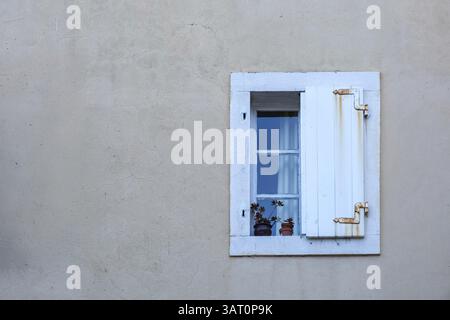 Fenêtre dans le vieux centre-ville de Budva, Monténégro, Europe Banque D'Images