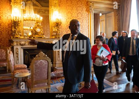 Paris, France. 17 avril 2025. Le ministre britannique des Affaires étrangères David Lammy attend une réunion à Paris, Quai Orsay, France. 17 avril 2025. Photo de Jeanne Accorsini/Pool/ABACAPRESS. COM Credit : Abaca Press/Alamy Live News Banque D'Images