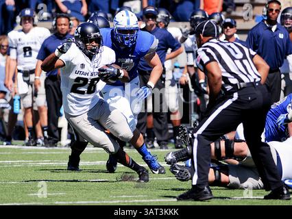 7 septembre 2013 - Colorado Springs, Colorado, États-Unis - Joey DeMartino #28 de l'État de l'Utah, remonte le chemin lors de l'action de Mountain West Conference entre les Aggies de l'État de l'Utah et les Falcons de la Air Force Academy au Falcon Stadium, U.S. Air Force Academy, Colorado Springs, CO. L'État de l'Utah bat l'armée de l'air 52-20.(image crédit : © Larry Clouse/Cal Sport Media/ZUMAPRESS.com) Banque D'Images