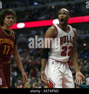 11 novembre 2013 - Chicago, il, USA - Taj Gibson des Chicago Bulls réagit à être appelé à une faute contre les cavaliers de Cleveland au United Center à Chicago le lundi 11 novembre 2013. Les Bulls ont gagné, 96-81. (Crédit image : © Scott Strazzante/MCT/ZUMAPRESS.com) Banque D'Images