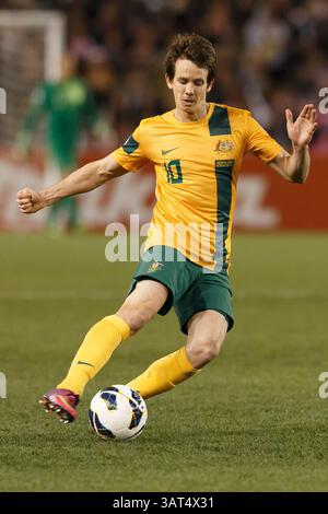 11 juin 2013 - Etihad Stadium, Victoria, Australie - Robbie KRUSE, australien, contrôle le ballon lors d'un match de qualification pour la Coupe du monde FIFA 2014 de la quatrième ronde entre l'Australie et la Jordanie au stade Etihad, Melbourne, Australie. (Crédit image : © Sydney Low/ZUMAPRESS.com) Banque D'Images