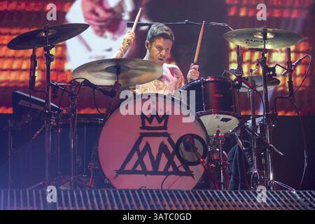 10 septembre 2013 - Fairfax, Virginie, U. S - le batteur ANDY HURLEY de Fall Out Boy joue au Patriot Center de Fairfax, Virginie (crédit image : © Daniel DeSlover/ZUMAPRESS.com) Banque D'Images