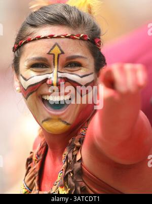 14 septembre 2013 - Tallahassee, FL, États-Unis - Les fans de l'État de Floride encouragent avant le match contre le Nevada au stade Doak Campbell de Tallahassee, Floride, le samedi 14 septembre 2013. Le FSU a battu le Nevada, 62-7. (Crédit image : © Stephen M. Dowell/MCT/ZUMAPRESS.com) Banque D'Images