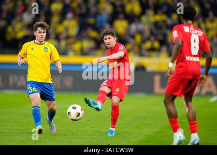 Broendby, Danemark. 18 avril 2025. Superligakampen mellem Broendby IF og FC Nordsjaelland paa Broendby Stadion fredag den 18. avril 2025. Crédit : Ritzau/Alamy Live News Banque D'Images