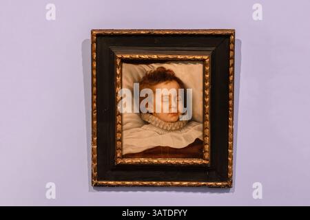 Peinture Portrait d'Un garçon mort au Musée Tot Zover à Amsterdam pays-Bas 18-4-2025 Banque D'Images