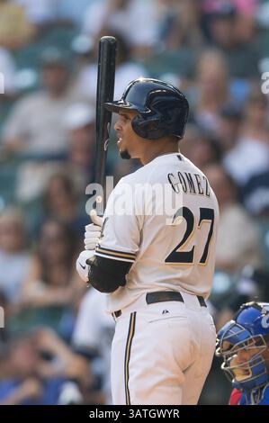 19 septembre 2013 - Milwaukee, Wisconsin, États-Unis d'Amérique - 19 septembre 2013 : Carlos Gomez, le joueur de terrain du centre des brasseurs de Milwaukee #27, monte sur le plateau lors du match de baseball de la Ligue majeure entre les Brewers de Milwaukee et les Cubs de Chicago au Miller Park à Milwaukee, WISCONSIN. Les Cubs ont gagné 5-1. John Fisher/CSM(image crédit : © John Fisher/Cal Sport Media/ZUMAPRESS.com) Banque D'Images