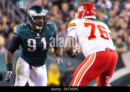 19 septembre 2013 : Fletcher Cox (91), l'équipe défensive des Eagles de Philadelphie, affronte Branden Albert (76) lors du match NFL entre les Chiefs de Kansas City et les Eagles de Philadelphie au Lincoln Financial Field à Philadelphie, en Pennsylvanie. Les chefs gagnent 26-16. Christopher Szagola/Cal Sport Media(image crédit : © Chris Szagola/Cal Sport Media/ZUMAPRESS.com) Banque D'Images
