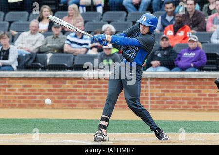 Le 26 mars 2016 : le catcheur Chris Proctor (23 ans) des Duke Blue Devils fait son entrée dans le match de baseball NCAA entre les Duke Blue Devils et les Wake Forest Demon Deacons au David F. Couch Ballpark à Winston-Salem, Caroline du Nord. Scott Kinser/CSM(image de crédit : © Scott Kinser/CSM via ZUMA Wire) Banque D'Images