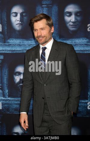 10 avril 2016 - Los Angeles, CA, USA - LOS ANGELES - 10 avril : Nikolaj Coster-Waldau à Game of Thrones saison 6 première projection au TCL Chinese Theater IMAX le 10 avril 2016 à Los Angeles, CA (crédit image : © Kathy Hutchins/Newscom via ZUMA Press) Banque D'Images
