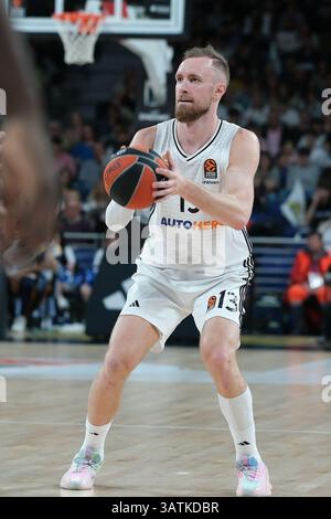 Madrid, Espagne. 18 avril 2025. Dzanan Musa du Real Madrid lors de l'EuroLeague, joue dans un match de basket entre le Real Madrid et le Bayern Munich au Movistar Arena le 18 avril 2025 à Madrid en Espagne (photo par Oscar Gonzalez/Sipa USA) crédit : Sipa USA/Alamy Live News Banque D'Images