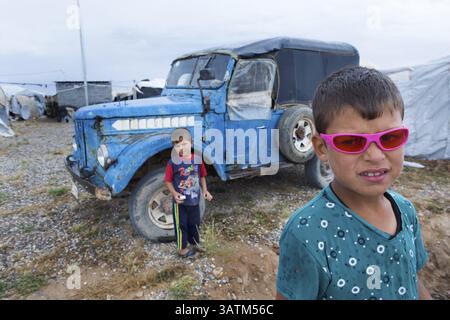 6 mai 2016 - près de la ville de Khanaqin, Irak - camion UAZ oldtimer dans un camp de réfugiés irakien (crédit image : © ton Koene via ZUMA Wire) Banque D'Images