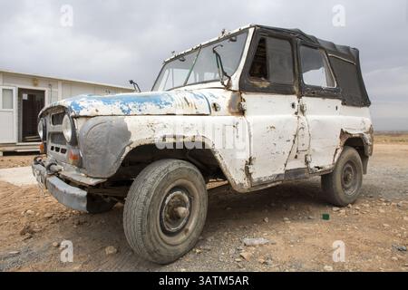10 mai 2016 - près de la ville de Khanaqin, Irak - camion UAZ oldtimer dans un camp de réfugiés irakien (crédit image : © ton Koene via ZUMA Wire) Banque D'Images