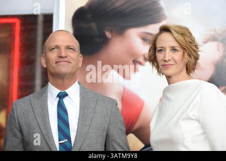 23 mai 2016 - New York, NY, États-Unis - 23 mai 2016 New York City. Joe Coleman et Janet McTeer assistent à la première mondiale de 'me Before You' au cinéma AMC Loews Lincoln Square 13 le 23 mai 2016 à New York City. (Crédit image : © Kristin Callahan/Ace Pictures via ZUMA Press) Banque D'Images