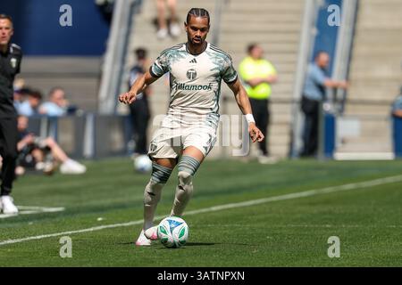 Kansas City, KS, États-Unis. 13 avril 2025. L'attaquant des Timbers de Portland, Ariel Lassiter (7) dribble le ballon contre le Sporting Kansas City au Childrens Mercy Park à Kansas City, Kansas. David Smith/CSM (image crédit : © David Smith/Cal Sport Media). Crédit : csm/Alamy Live News Banque D'Images