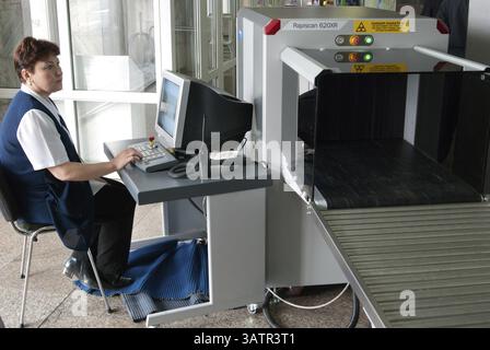 OULAN-Ude, RUSSIE - 2 AVRIL : L'aéroport de la ville ouvre des routes aériennes internationales et par conséquent une gare douanière le 2 avril 2009, Oulan-Ude, Bouriatie, R. Banque D'Images
