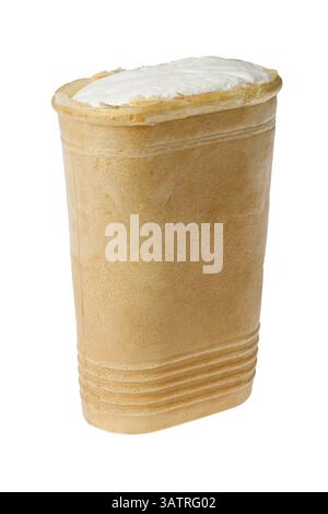 Crème glacée dans une tasse à gaufres sur fond blanc, Novosibirsk, Russie, Europe Banque D'Images