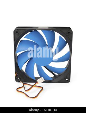 Ventilateur bleu à neuf ailettes pour le refroidisseur de l'unité centrale de traitement, sur fond blanc Banque D'Images